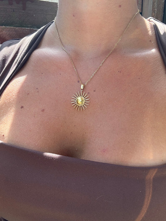 Collier soleil MARA en acier inoxydable DORÉ